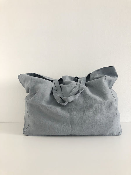 Linge Particulier Bag Large Blue Grey  Perfect for the weekend, beach or everyday  100% washed linen  Dimensions: 47 x 41 x 20 cm  Made in Europe Leinentasche Beutel blau grau perfekt für den Strand 