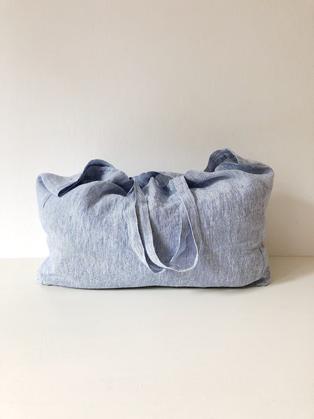 Linge Particulier Bag Medium Blue Thin Stripe 100% washed linen Dimensions: 43 x 33 x 14 cm Made in Europe Leinentasche Strandtasche Beutel groß blau mit weißen dünnen Streifen Perfekte Tasche für den Einkauf oder Strand  