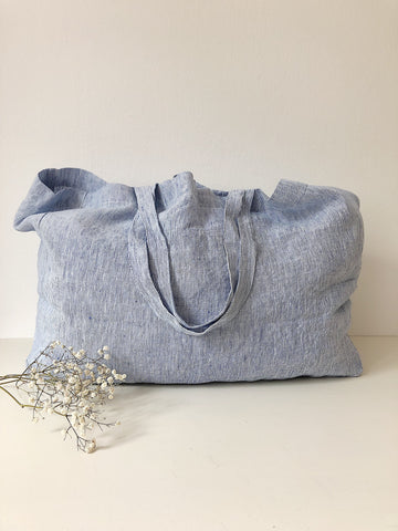 Linge Particulier Bag Medium Blue Thin Stripe  100% washed linen  Dimensions: 43 x 33 x 14 cm  Made in Europe Leinentasche Strandtasche Beutel groß blau mit weißen dünnen Streifen Perfekte Tasche für den Einkauf oder Strand 
